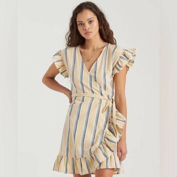 Billabong Wrap and Roll Mini Dress - Picture 1 of 10